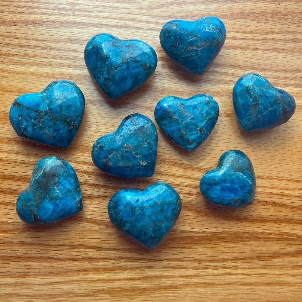 Blue Apatite Heart crystal gemmy palm stone - Picture 2 of 4